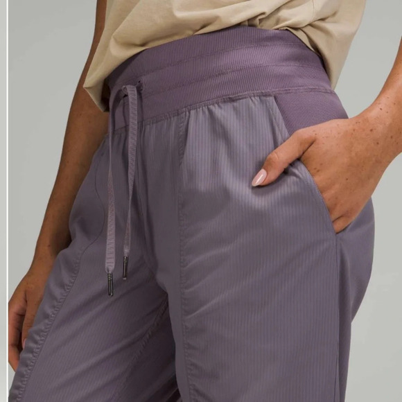 Lululemon Athletica Dance Studio Jogger - Picture 4 of 10